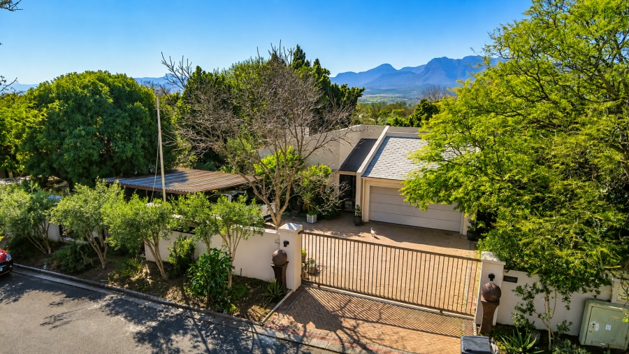 4 Bedroom Property for Sale in Groenvlei Western Cape
